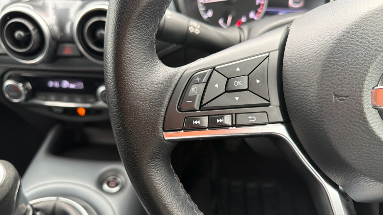 Nissan Juke 1.0 DiG-T 114 N-Connecta 5dr Petrol Hatchback